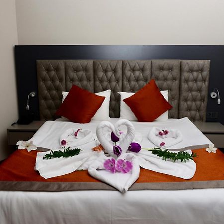 Side Golden Rock Hotel&Spa ภายนอก รูปภาพ