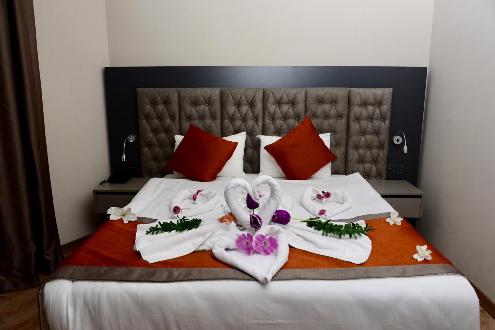 Side Golden Rock Hotel&Spa ภายนอก รูปภาพ