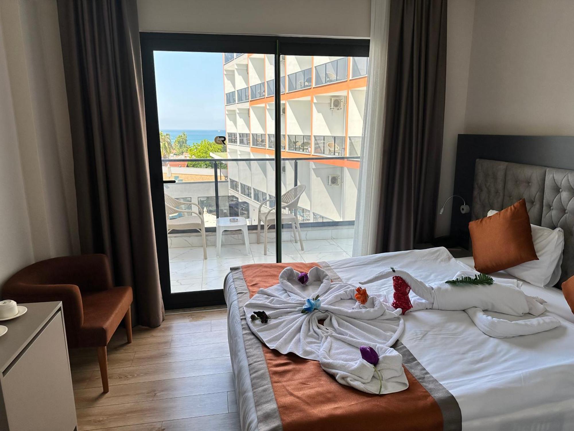 Side Golden Rock Hotel&Spa ภายนอก รูปภาพ